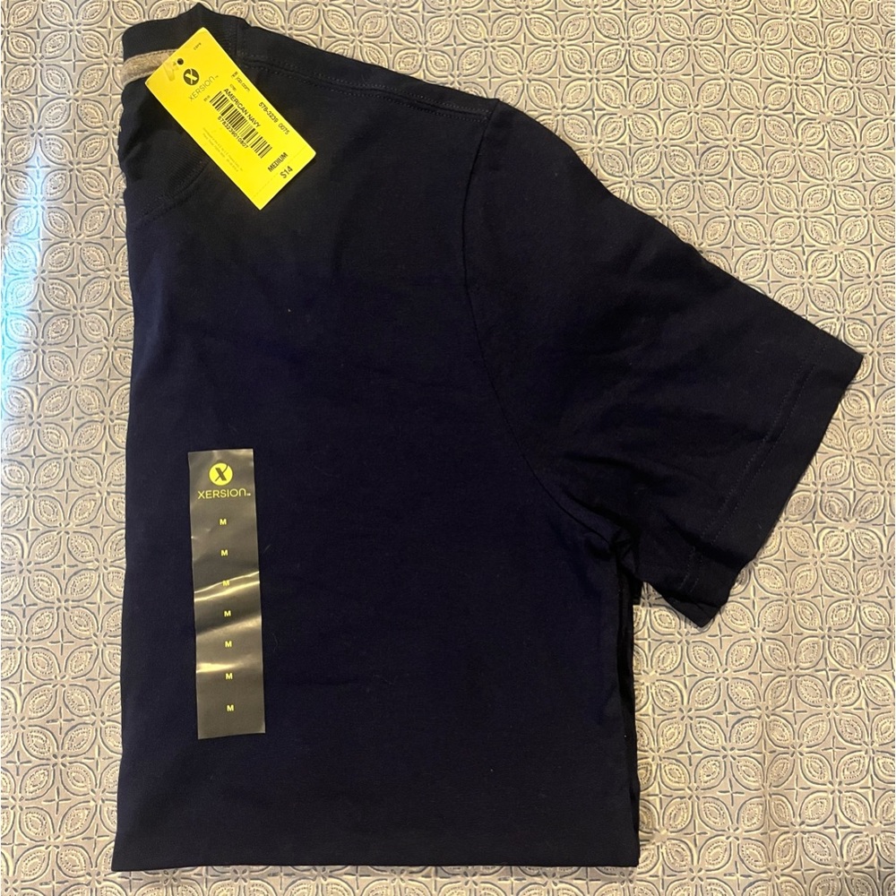 Xersion men’s shirt size large